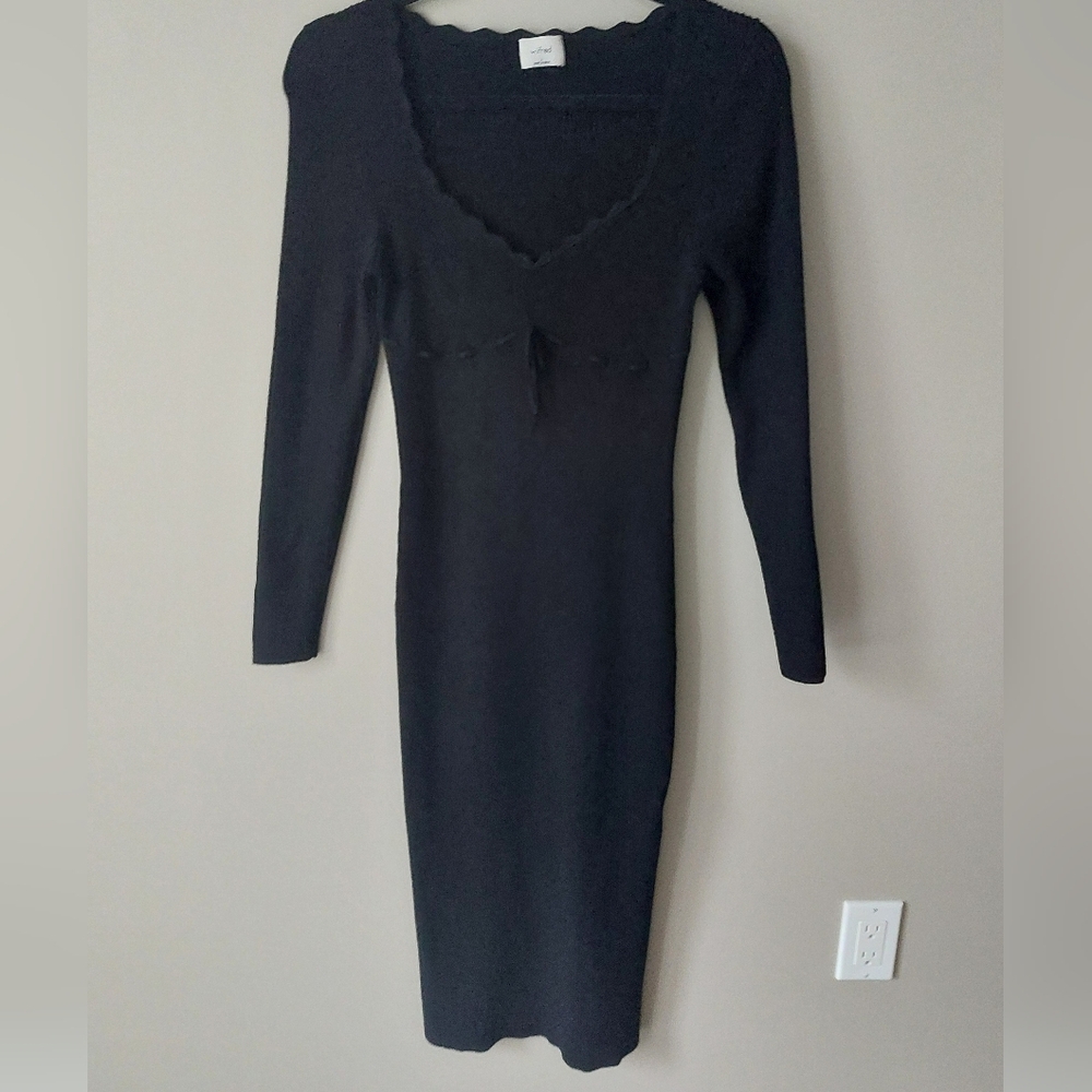 Wilfred Aritzia black ribbed knit midi dress. Large L